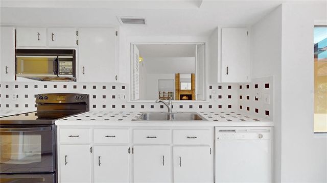 5045 BERMUDA CIRCLE 12, Orlando, FL 32808