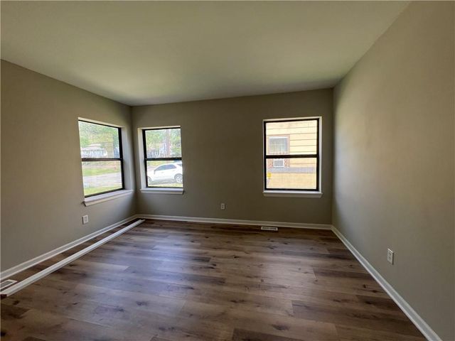 1019 N 9th Street, Leavenworth, KS 66048