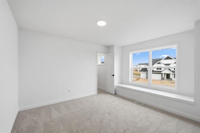 8635 183rd Street W, Lakeville, MN 55044