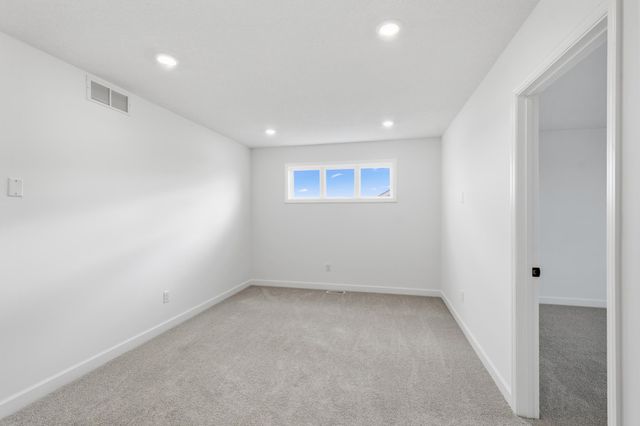 8635 183rd Street W, Lakeville, MN 55044