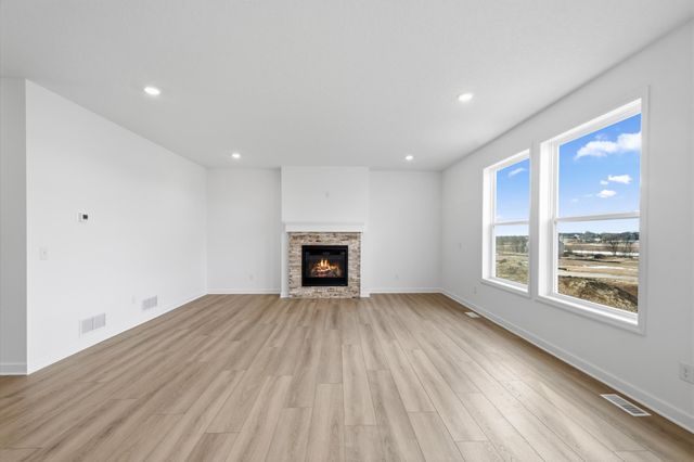 8635 183rd Street W, Lakeville, MN 55044