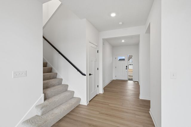 8635 183rd Street W, Lakeville, MN 55044