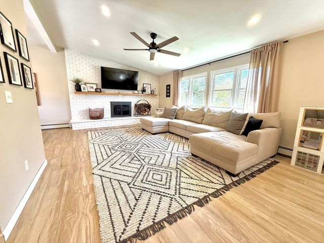 76 Airport Rd, Dudley, MA 01571