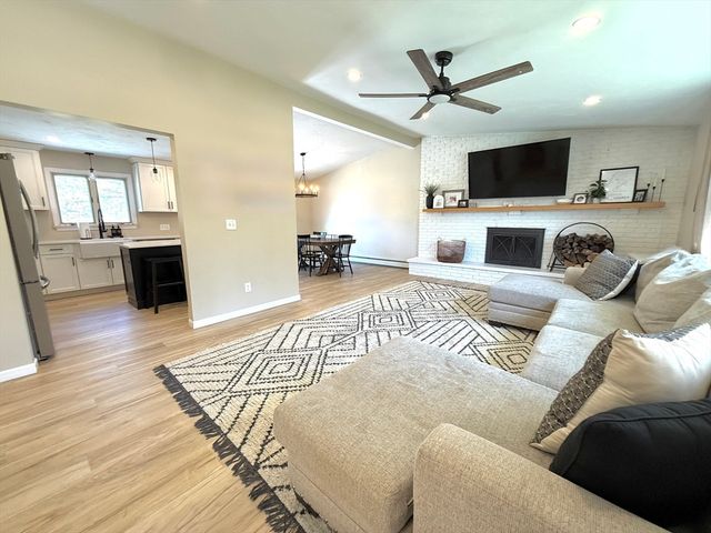 76 Airport Rd, Dudley, MA 01571
