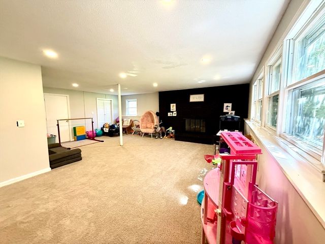 76 Airport Rd, Dudley, MA 01571