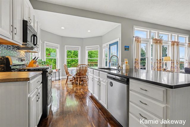 5093 Clear Ridge Drive, Ada, MI 49301