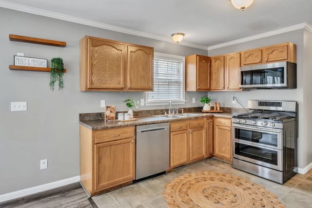 110 Marty Ln, White Bluff, TN 37187