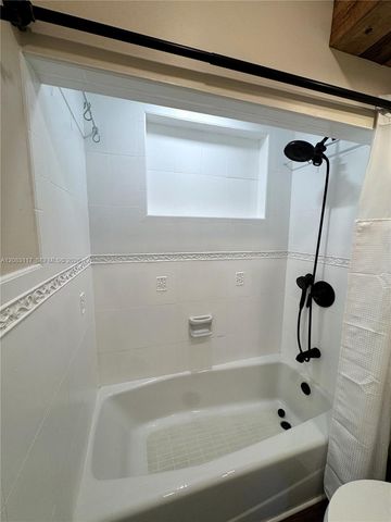 1160 W 33rd Place, Hialeah, FL 33012