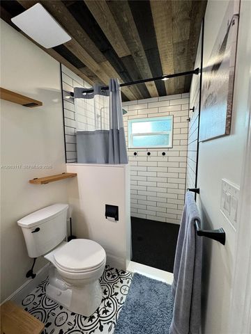 1160 W 33rd Place, Hialeah, FL 33012