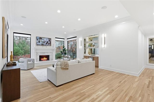 2608 W 118th Street, Leawood, KS 66211