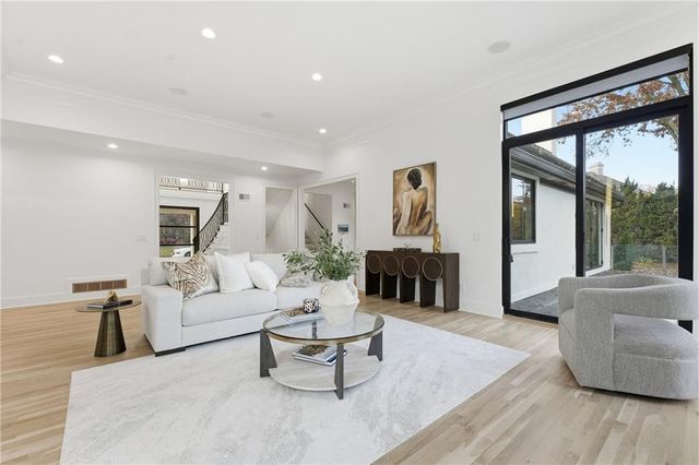 2608 W 118th Street, Leawood, KS 66211