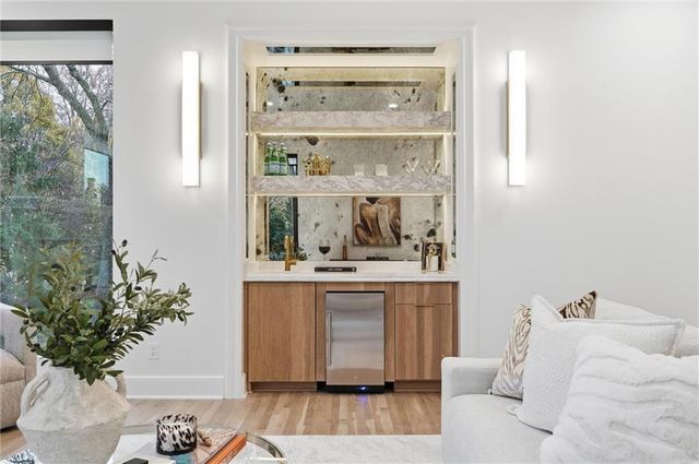 2608 W 118th Street, Leawood, KS 66211