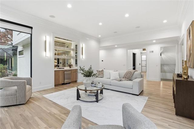 2608 W 118th Street, Leawood, KS 66211