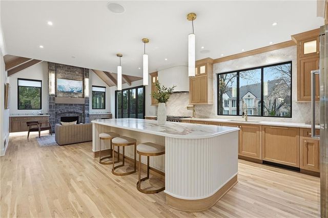 2608 W 118th Street, Leawood, KS 66211