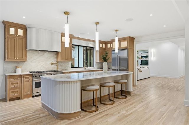 2608 W 118th Street, Leawood, KS 66211