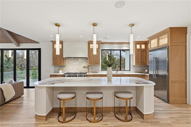 2608 W 118th Street, Leawood, KS 66211