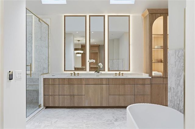 2608 W 118th Street, Leawood, KS 66211