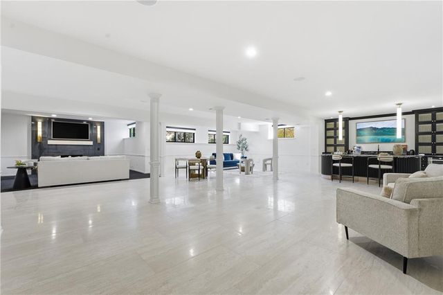 2608 W 118th Street, Leawood, KS 66211