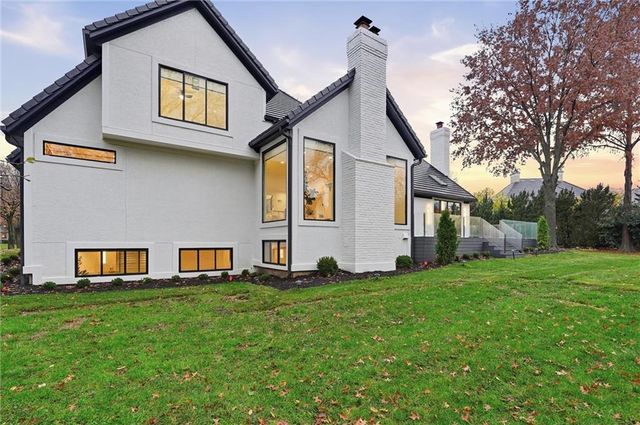 2608 W 118th Street, Leawood, KS 66211