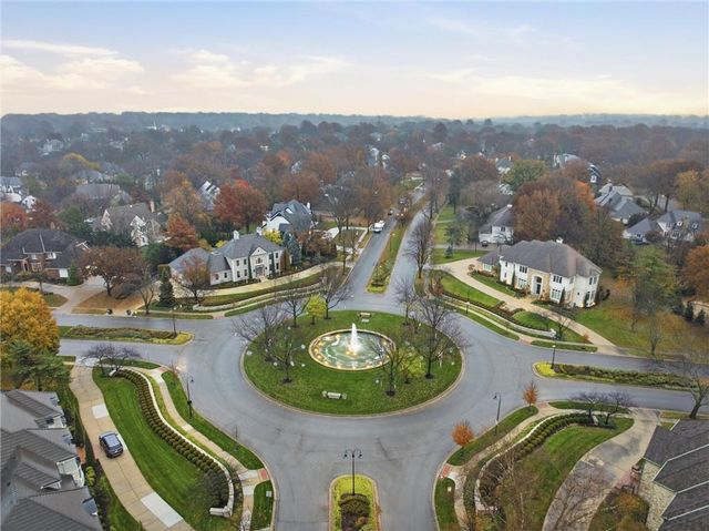 2608 W 118th Street, Leawood, KS 66211