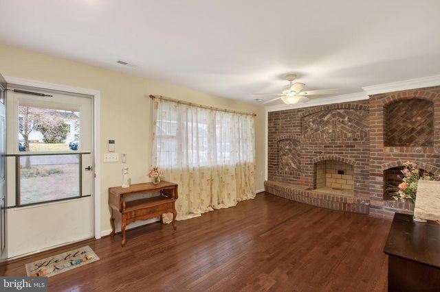 1116 SUMMIT AVE, Front Royal, VA 22630