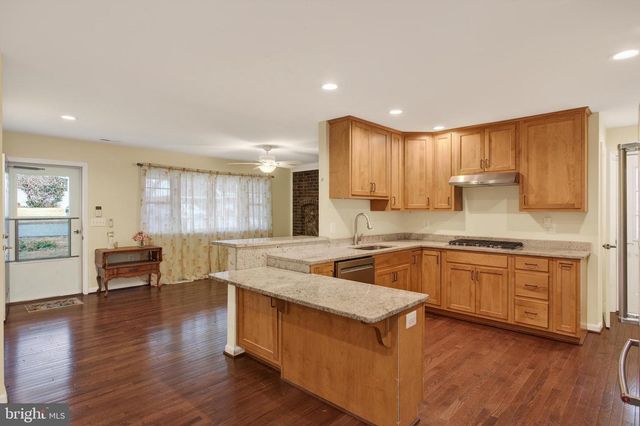 1116 SUMMIT AVE, Front Royal, VA 22630