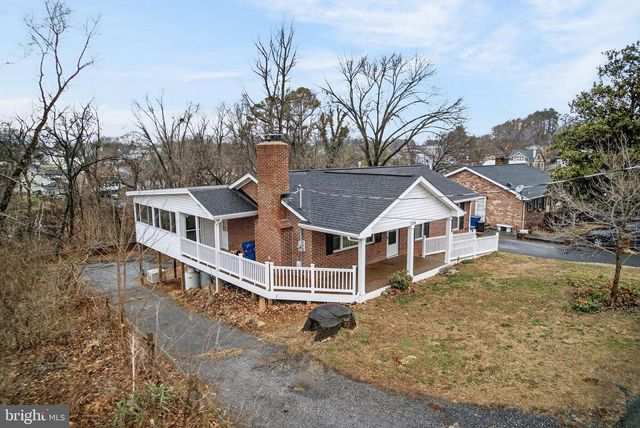 1116 SUMMIT AVE, Front Royal, VA 22630