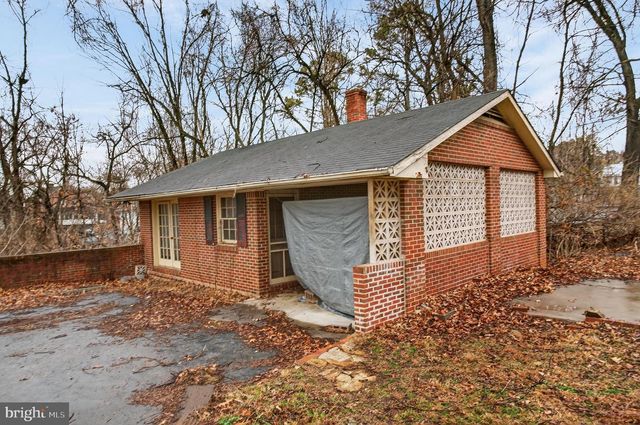 1116 SUMMIT AVE, Front Royal, VA 22630