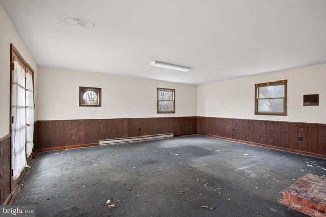 1116 SUMMIT AVE, Front Royal, VA 22630