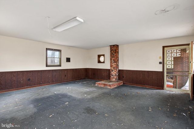 1116 SUMMIT AVE, Front Royal, VA 22630