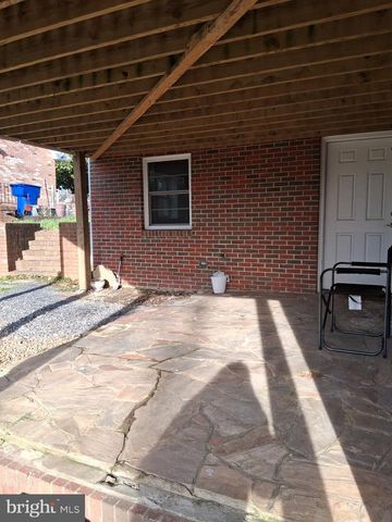 1116 SUMMIT AVE, Front Royal, VA 22630