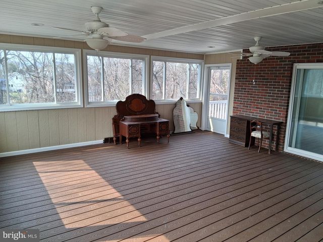 1116 SUMMIT AVE, Front Royal, VA 22630