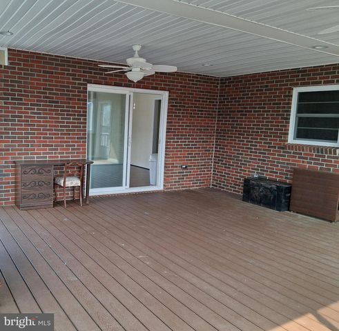 1116 SUMMIT AVE, Front Royal, VA 22630