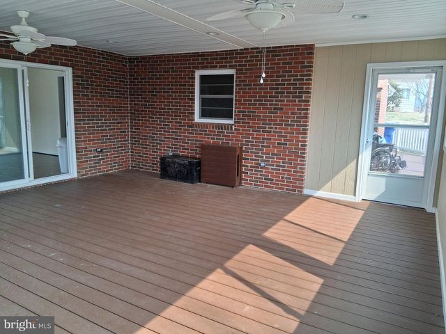 1116 SUMMIT AVE, Front Royal, VA 22630