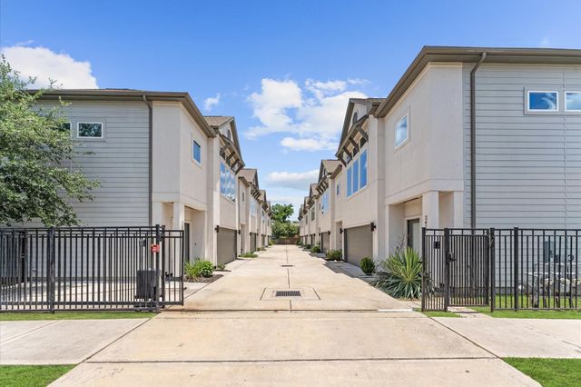 2422 Cochran Street, Houston, TX 77009