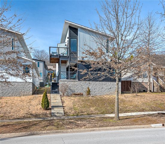 45 S Happy Hollow Road, Fayetteville, AR 72701