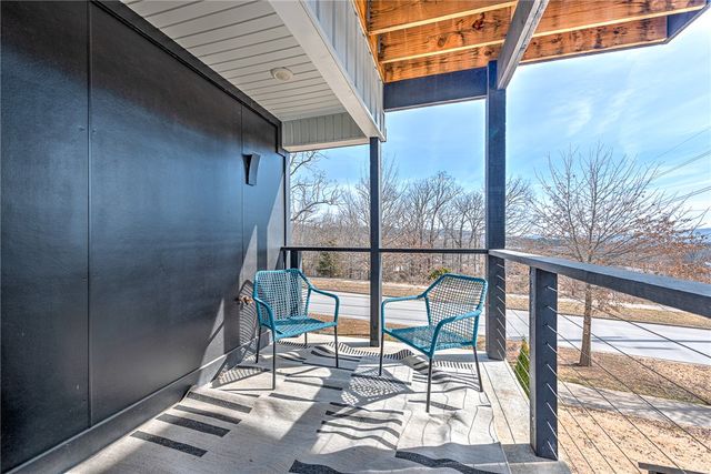 45 S Happy Hollow Road, Fayetteville, AR 72701