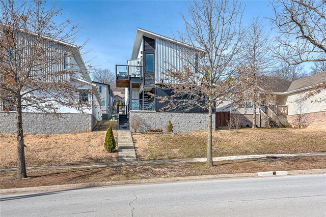 45 S Happy Hollow Road, Fayetteville, AR 72701