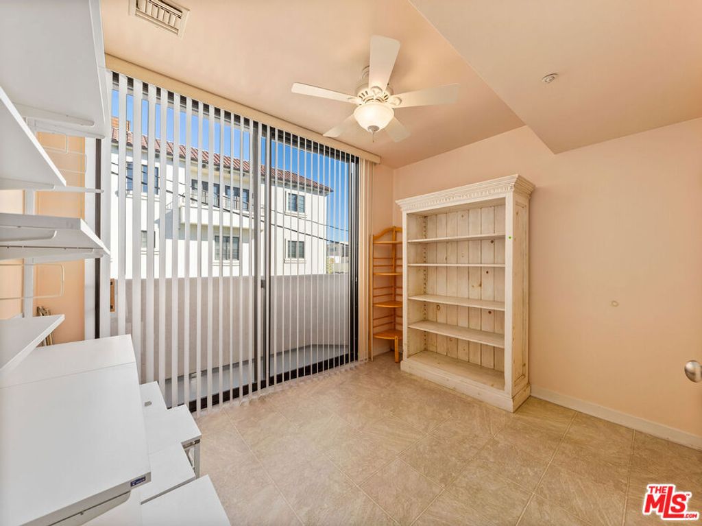 Image 19 of property listing at 450 N MAPLE Drive 401, Beverly Hills, CA 90210