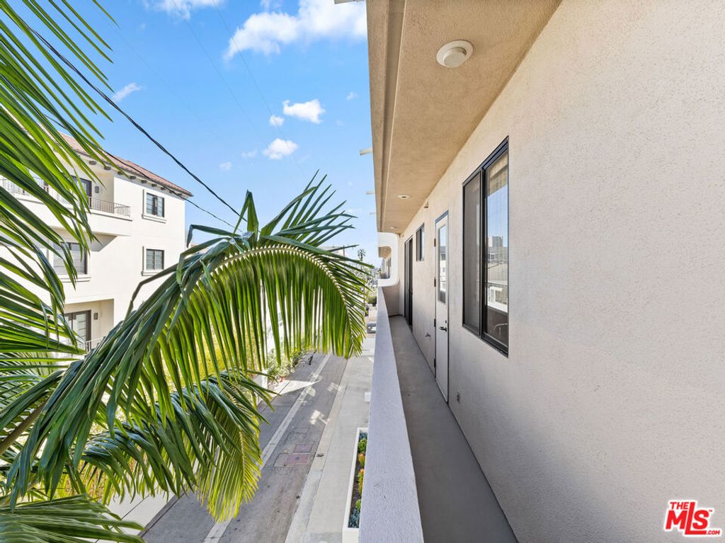 Image 20 of property listing at 450 N MAPLE Drive 401, Beverly Hills, CA 90210
