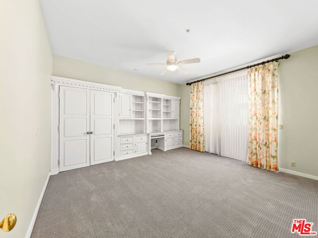 Image 25 of property listing at 450 N MAPLE Drive 401, Beverly Hills, CA 90210