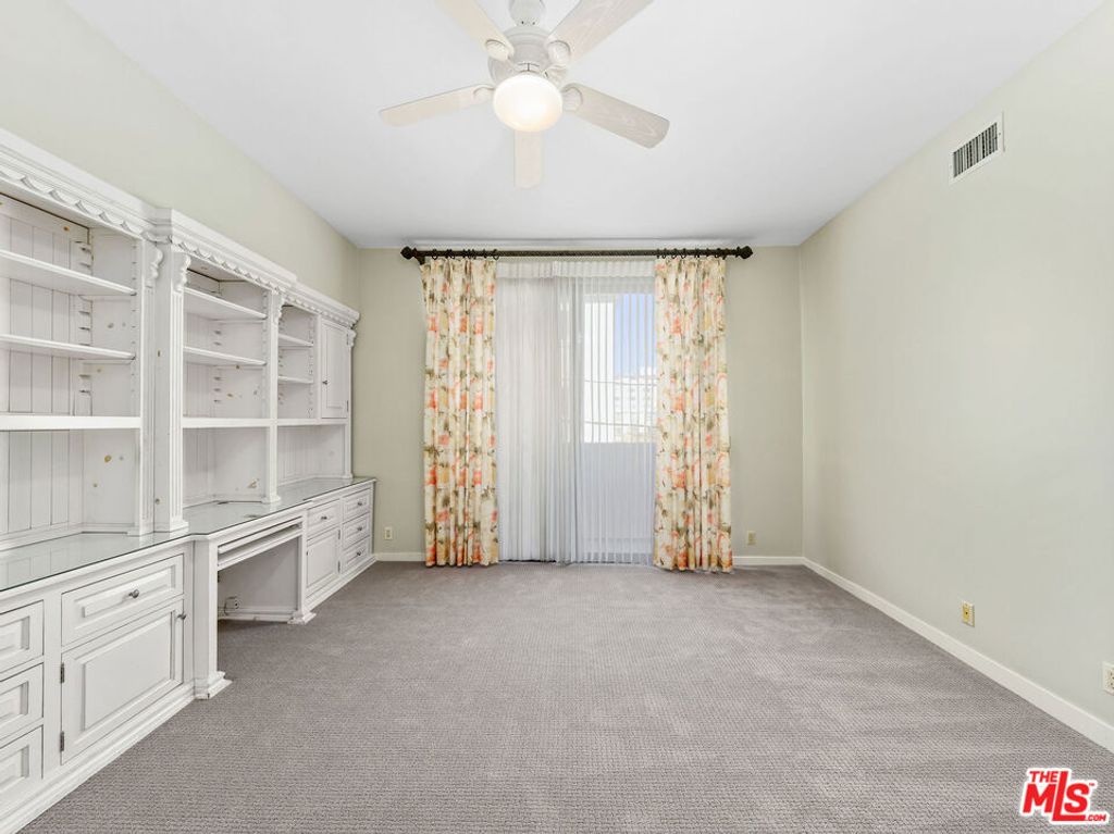 Image 26 of property listing at 450 N MAPLE Drive 401, Beverly Hills, CA 90210