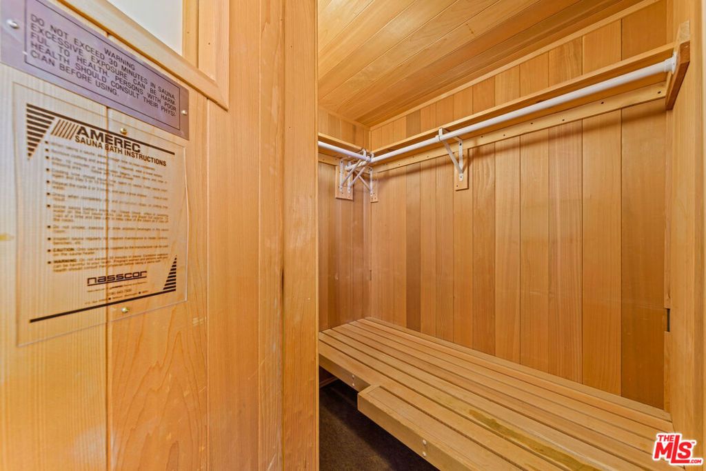 Image 35 of property listing at 450 N MAPLE Drive 401, Beverly Hills, CA 90210