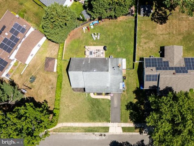 12 ELRIDGE LN, Willingborough, NJ 08046