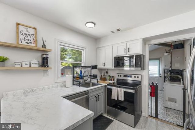 12 ELRIDGE LN, Willingborough, NJ 08046