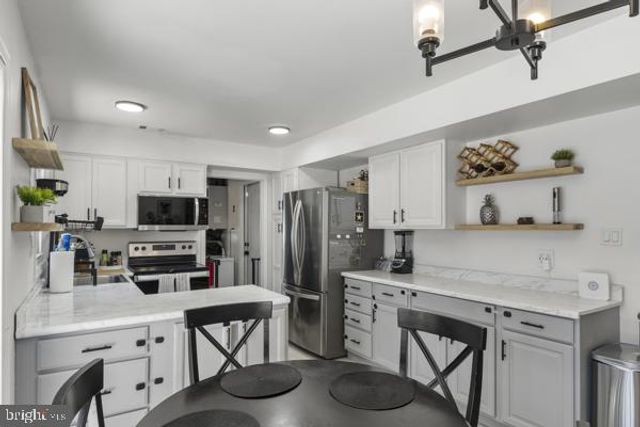 12 ELRIDGE LN, Willingborough, NJ 08046