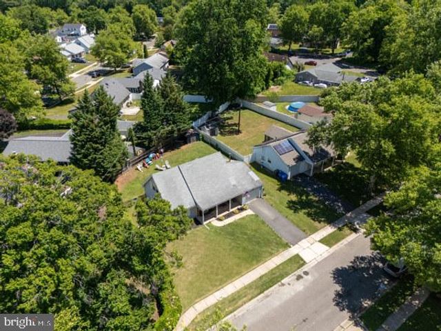 12 ELRIDGE LN, Willingborough, NJ 08046