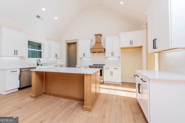 2089 Willow Lake Road, Fort Valley, GA 31030