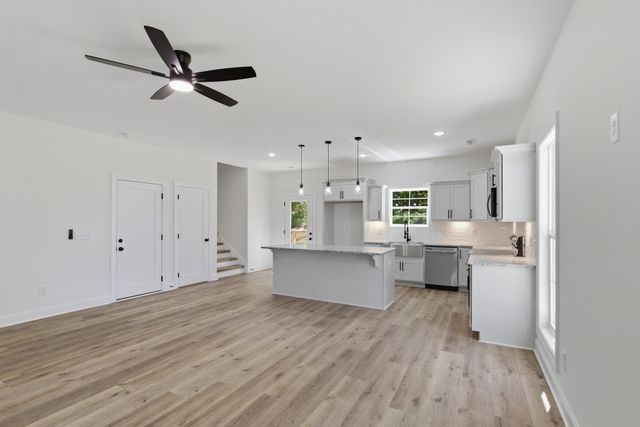 408 Legions Ct, La Vergne, TN 37086