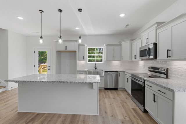 408 Legions Ct, La Vergne, TN 37086